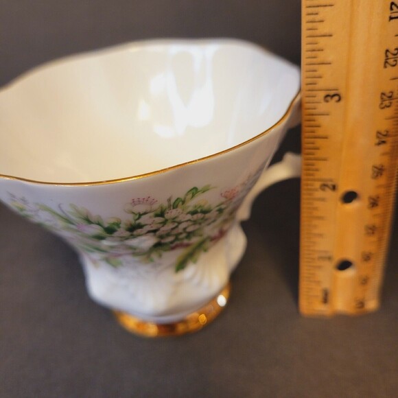 Vtg Royal Albert Friendship Hand Painted Floral Design Teacup And Saucer Set - Picture 9 of 10